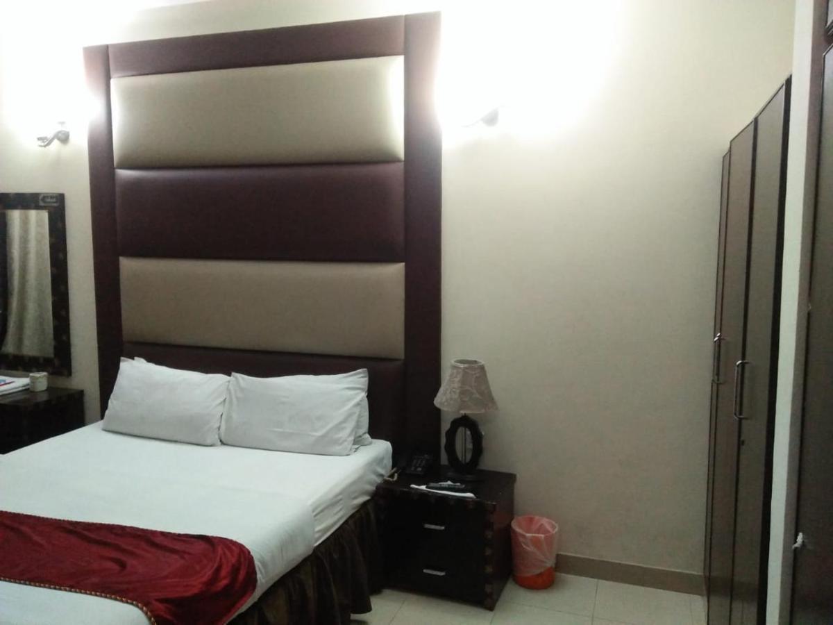 Tourist Inn Hotel Lahore Exteriér fotografie